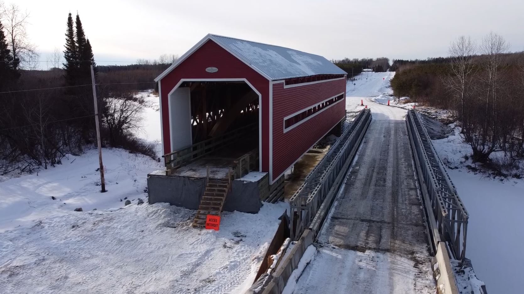 StDominiqueduRosaire Les travaux sur le pont couvert prennent du